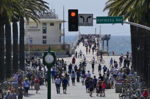 A busy Sunday afternoon on the Pier Plaza-Hermosa Beach Pier area. The pier was recently re-opened after a closure for repairs. Photo by Brad Graverson/The Daily Breeze/5-10-15